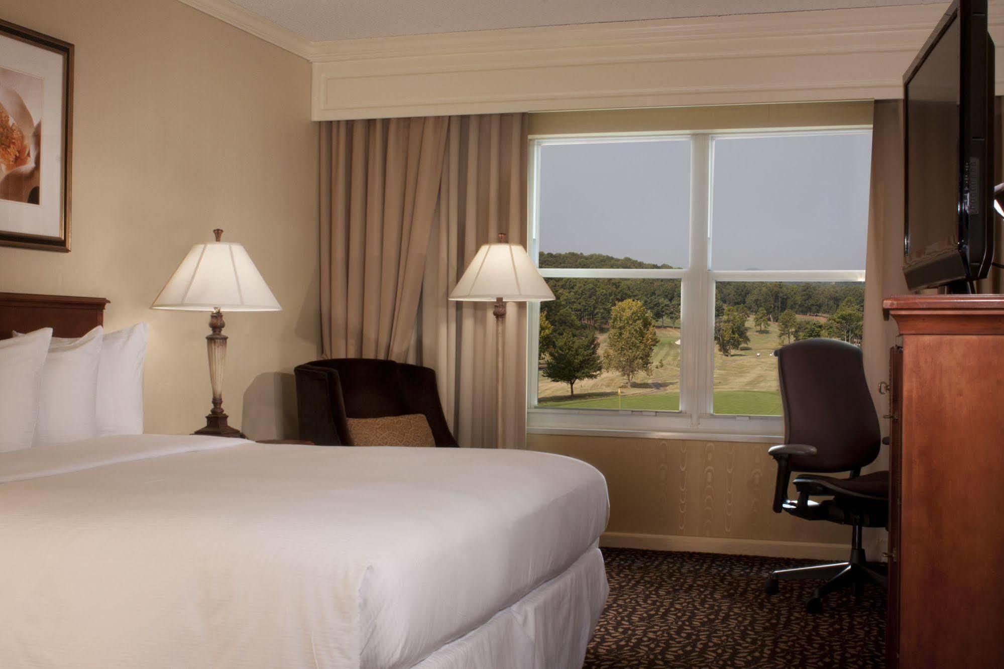 Hilton Atlanta/Marietta Hotel & Conference Center Værelse billede